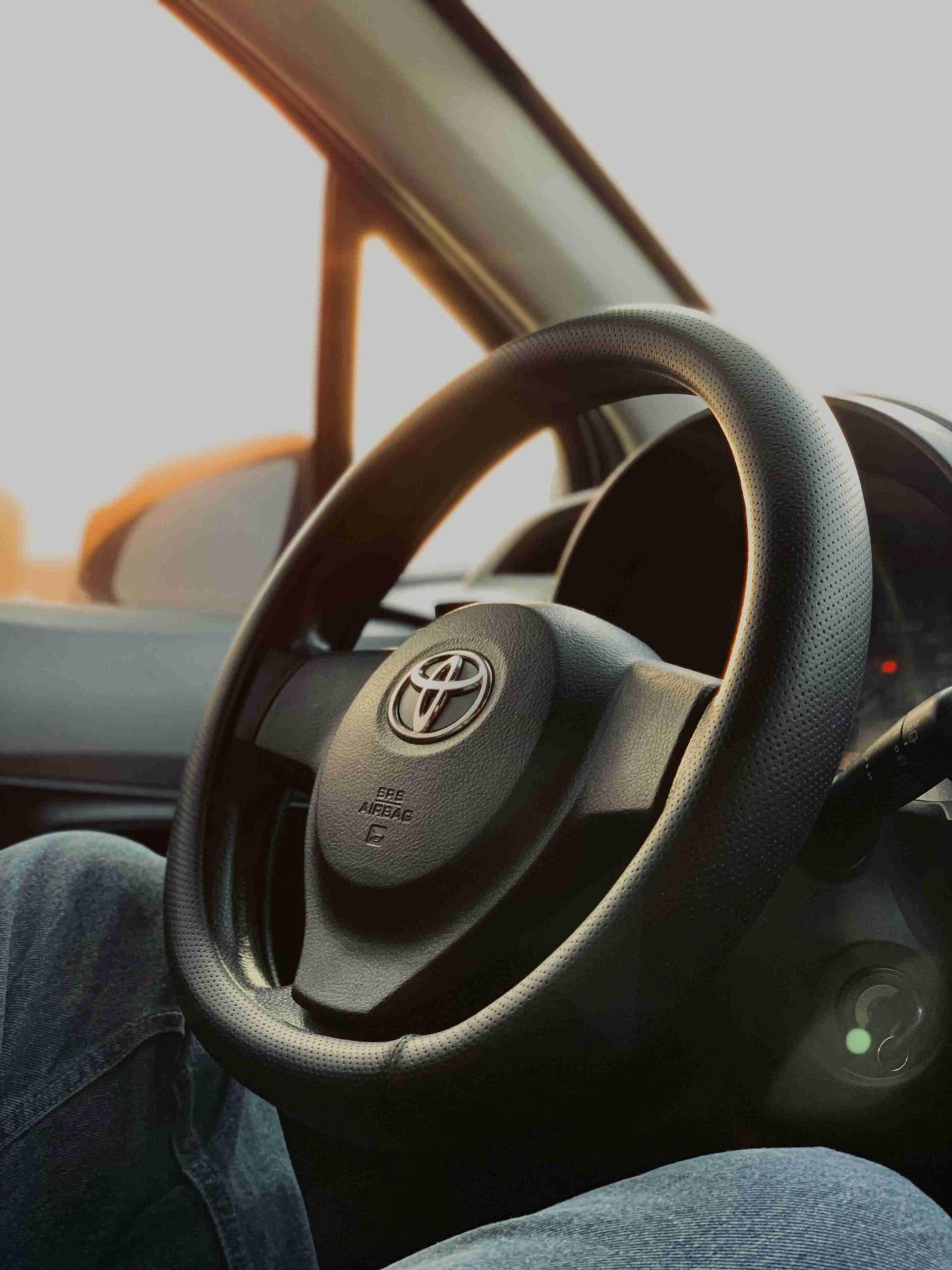 sewa-mobil-bulanan-dengan-interior-yang-nyaman